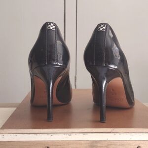 Coach 6.5 B Black Patent Logo Pumps
